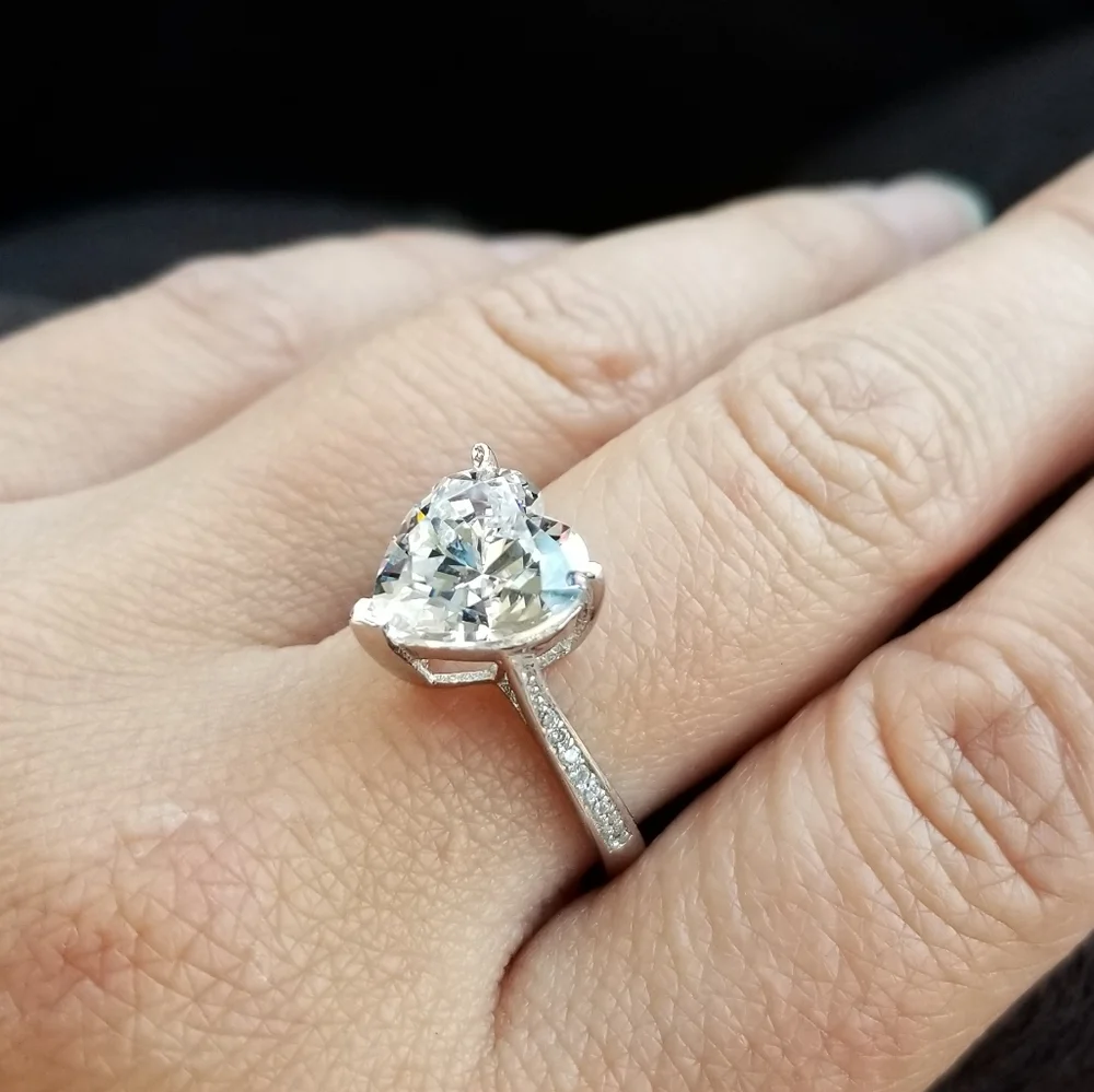 đź’Ž3.5 CARATđź’Ž SIMULATED HEART DIAMOND RING - Picture 4 of 6